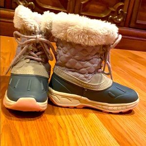 Carter Snow boots